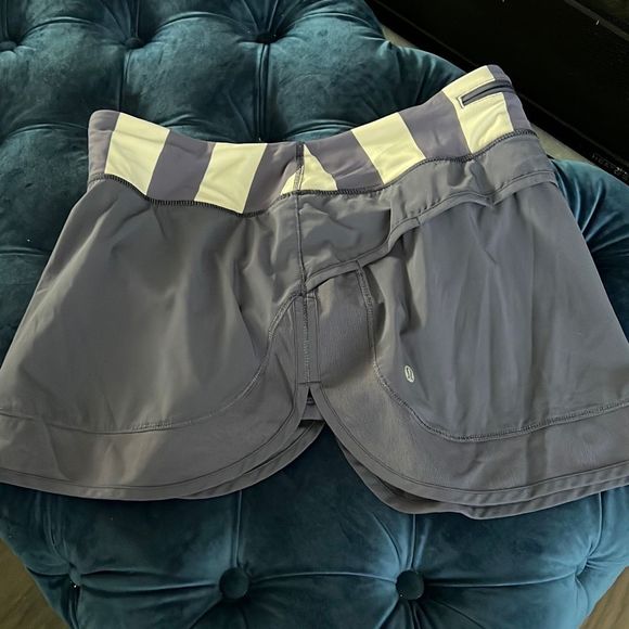 Lululemon Hotty Hot Skirt Stretch Cadet Blue Steep Stripe Cadet Blue size 8 - Picture 9 of 9